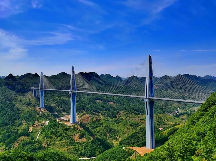 贵州“空中彩虹”，“桥一桥”奇绝风光